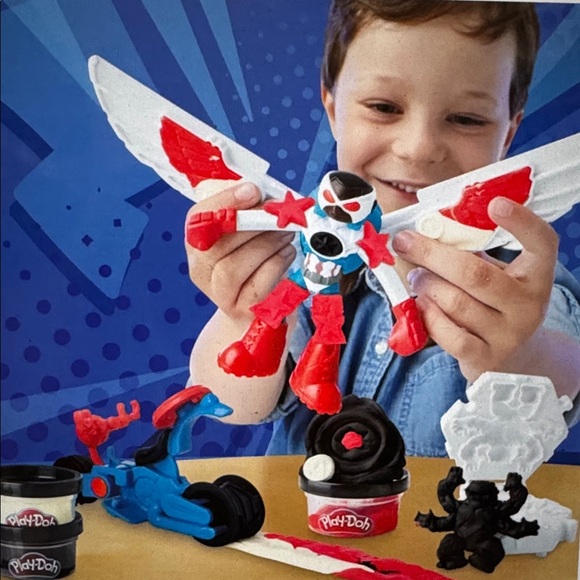 Play-Doh Marvel Captain America Moto-Slicer Playset & 4 Pc Set - Picture 5 of 5
